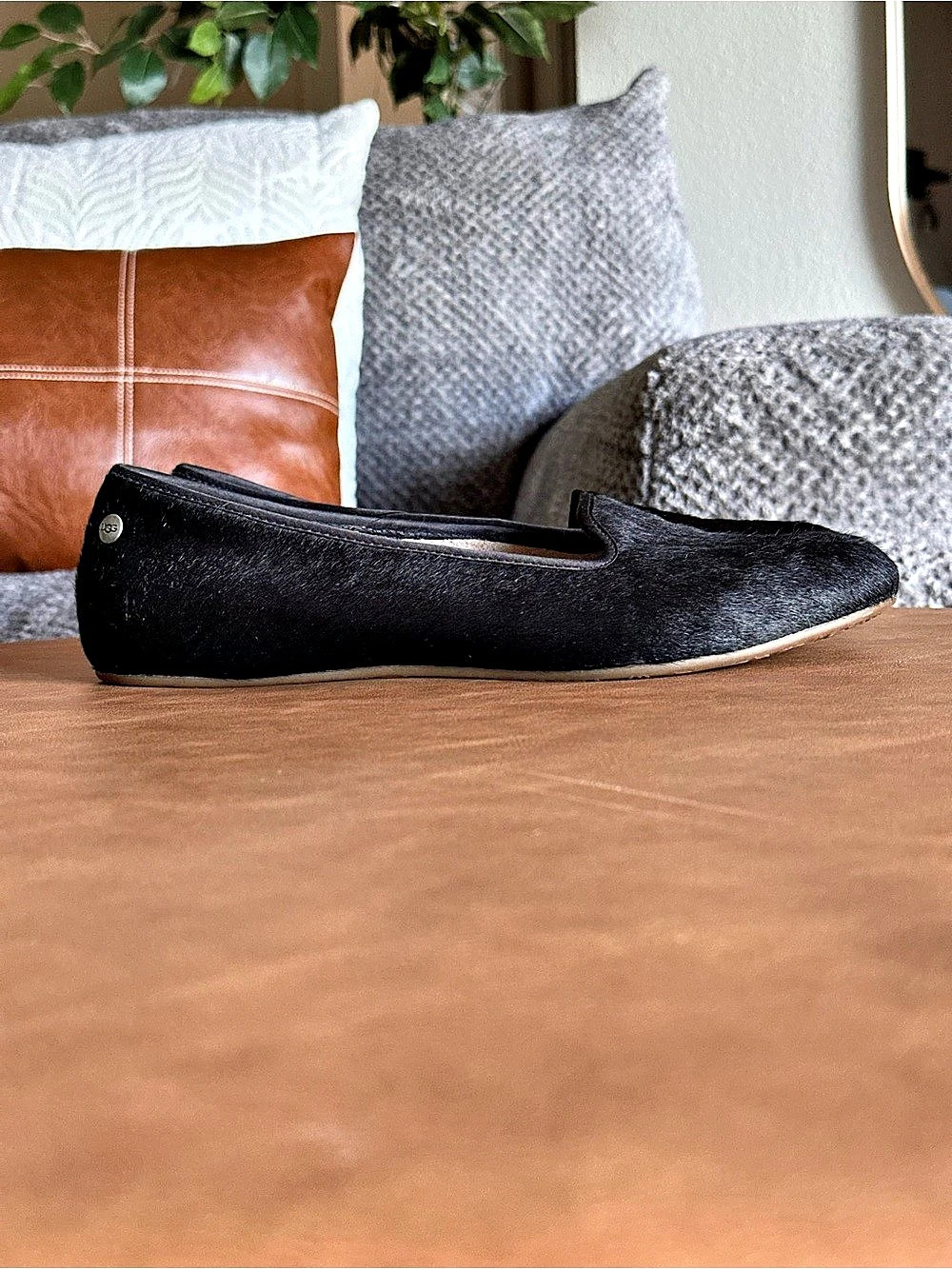 UGG Australia Black Calf Hair Smoking Slipper Loafers Flats Women’s 8.5